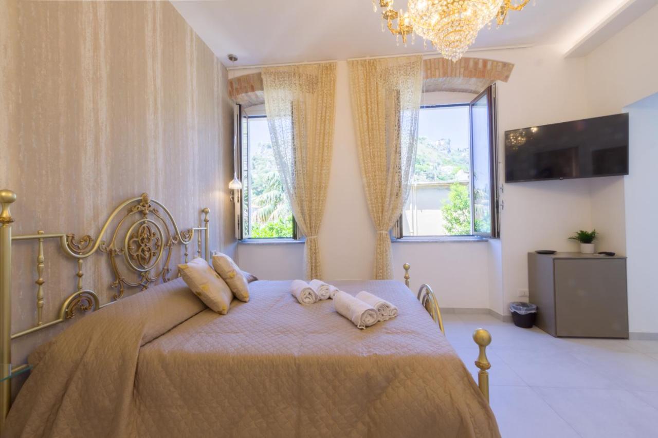 Villa Valverde Apartments E B&B Taormina Ngoại thất bức ảnh